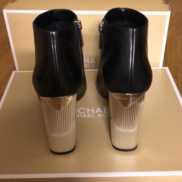 Michael Kors Paloma Bootie - Picture 6 of 8
